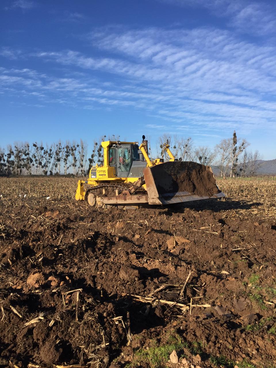 Bulldozer realizando trabajo de subsolado